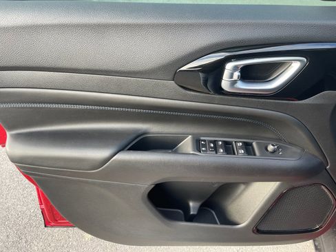 New 2026 Jeep Compass Latitude image 11