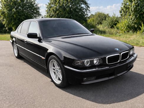 Used 2000 BMW 740i RWD image 2