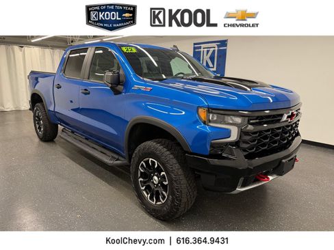 Used 2022 Chevrolet Silverado 1500 ZR2 w/ Technology Package AWD/4WD image 1