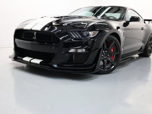 Used 2022 Ford Mustang Shelby GT500 w/ Carbon Fiber Track Pack image 54