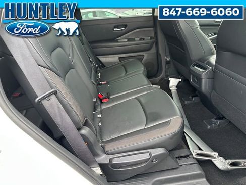 Used 2023 Nissan Pathfinder SL w/ Lighting Package (N92) image 13