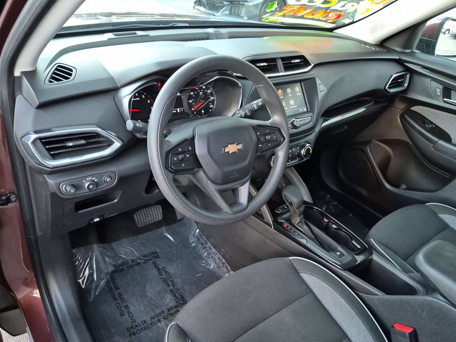 Used 2023 Chevrolet TrailBlazer LT w/ LPO, Blackout Package FWD image 12