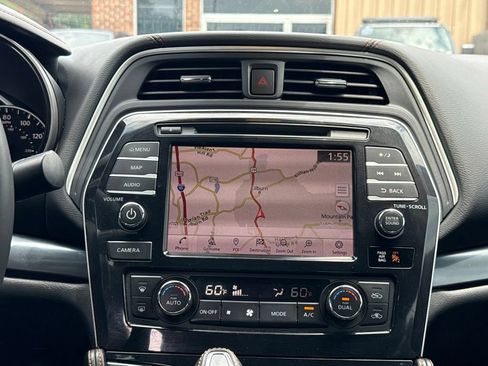 Used 2019 Nissan Maxima SR w/ Premium Package FWD image 10