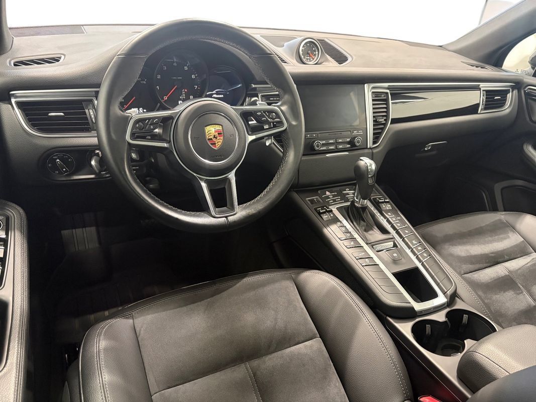 Used 2018 Porsche Macan AWD/4WD image 16