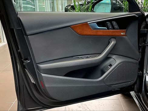 Used 2022 Audi A4 2.0T Premium w/ Convenience Package image 21