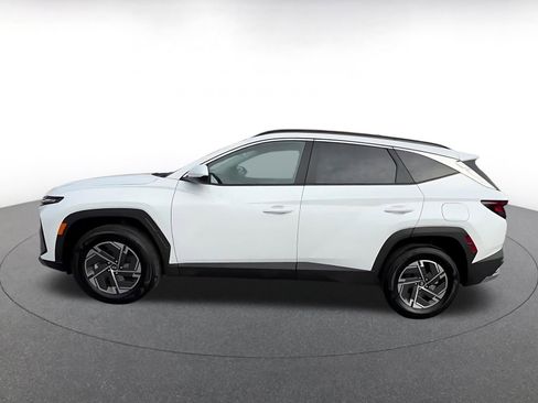 Used 2025 Hyundai Tucson Blue image 9