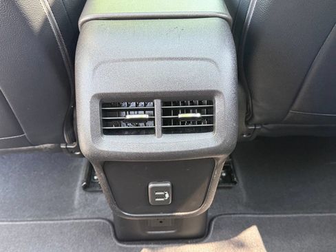 Used 2019 Chevrolet Equinox LT w/ Sun & Navigation Package AWD/4WD image 21