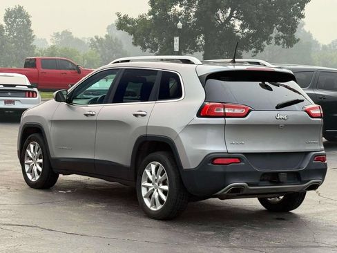 Used 2016 Jeep Cherokee Limited w/ Luxury Group AWD/4WD image 9