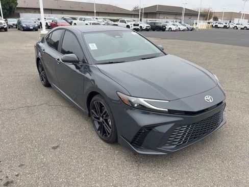 Used 2025 Toyota Camry XSE image 3