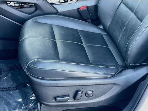 Certified 2023 Kia Telluride EX w/ EX Captain's Chair Package FWD image 13