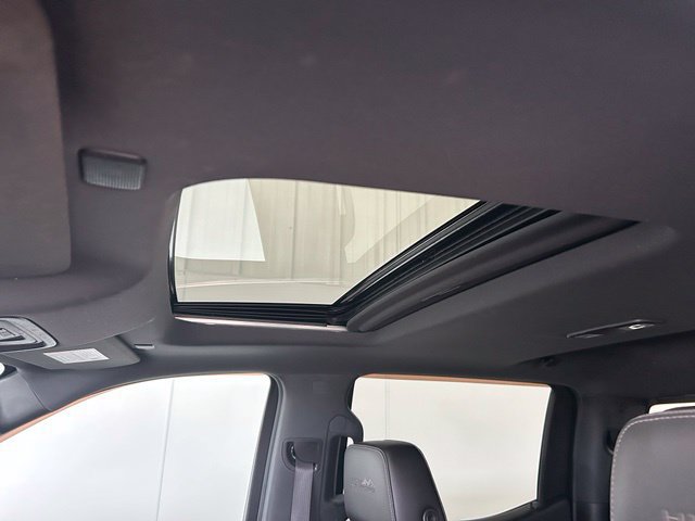 Used 2019 Chevrolet Silverado 1500 High Country AWD/4WD image 24