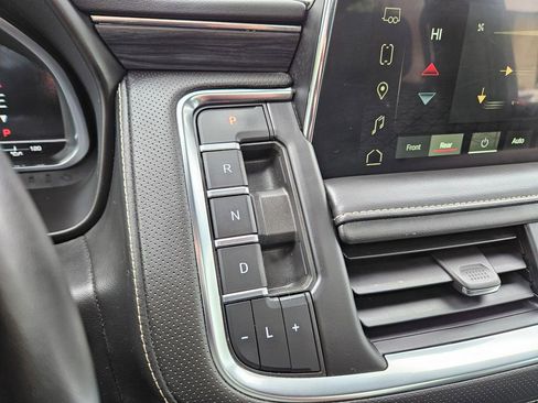 Used 2023 GMC Yukon SLT w/ Max Trailering Package image 30