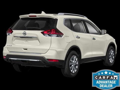 Used 2017 Nissan Rogue S w/ S Appearance Package FWD image 4