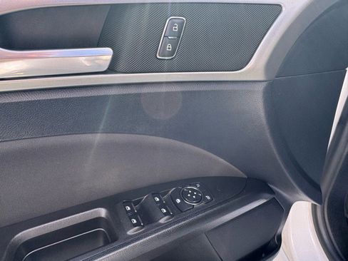 Used 2020 Ford Fusion SE image 24