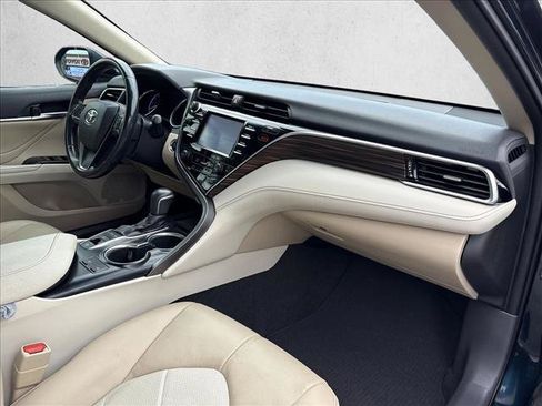 Used 2018 Toyota Camry XLE FWD image 27