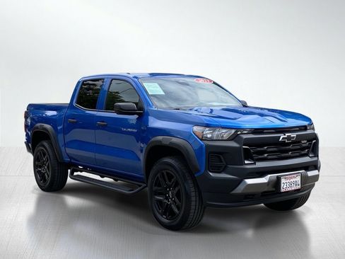 Used 2023 Chevrolet Colorado Trail Boss AWD/4WD image 12