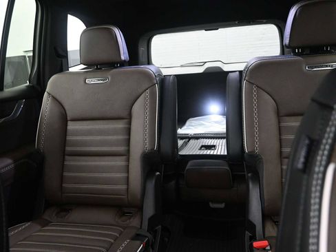 New 2026 GMC Acadia Denali Ultimate w/ LPO, Floor Liner Package image 15