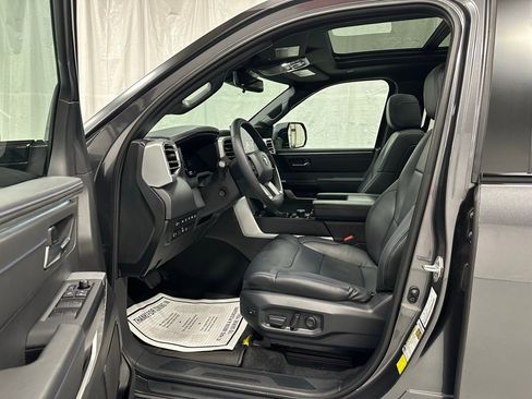 Used 2025 Toyota Tundra Platinum image 10