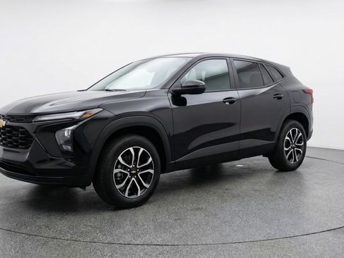 Used 2025 Chevrolet TrailBlazer LT image 3