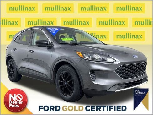 Certified 2022 Ford Escape SE FWD image 1