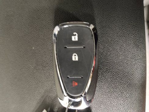 Used 2023 Chevrolet Equinox LS image 32