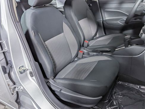 Used 2020 Nissan Versa S FWD image 22