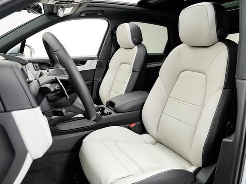 New 2026 Porsche Cayenne S AWD/4WD image 5