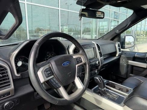 Used 2019 Ford F150 Lariat w/ Equipment Group 502A Luxury AWD/4WD image 7