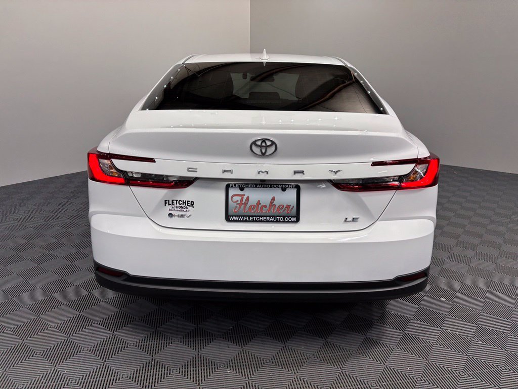 Used 2025 Toyota Camry LE FWD image 5