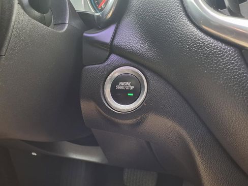 Used 2020 Chevrolet Equinox LT FWD image 14