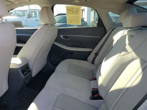 Used 2021 Hyundai Sonata SEL w/ Convenience Package image 12