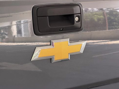 Used 2017 Chevrolet Colorado W/T AWD/4WD image 14