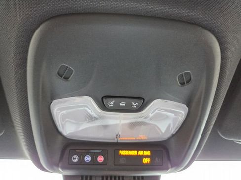 Used 2024 Chevrolet Colorado Z71 w/ Z71 Convenience Package 2 image 33