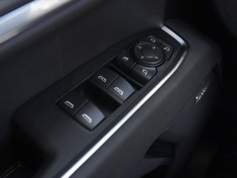 New 2026 GMC Sierra 1500 SLT w/ SLT Convenience Package image 19