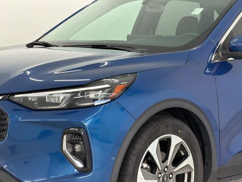 Used 2023 Ford Escape Platinum w/ Premium Technology Package FWD image 12
