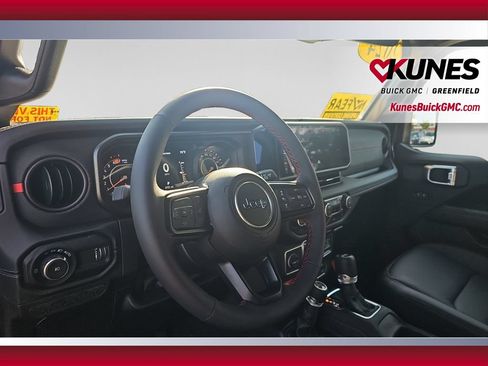Used 2024 Jeep Wrangler Unlimited Rubicon w/ XTREMEE 35" Tire Package AWD/4WD image 15