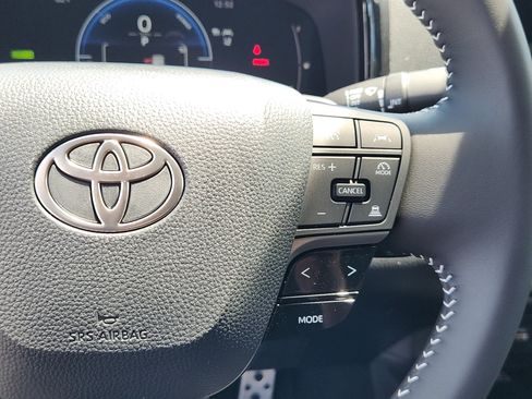 Used 2026 Toyota Camry SE w/ Convenience Package FWD image 18