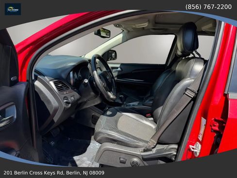 Used 2018 Dodge Journey Crossroad w/ Nav & Sun Group FWD image 10