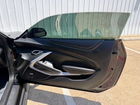 Used 2018 Chevrolet Camaro SS RWD image 26