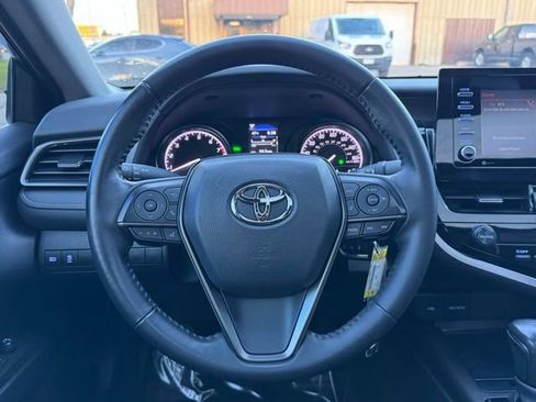 Used 2021 Toyota Camry SE FWD image 30