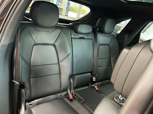 Used 2025 Porsche Cayenne AWD/4WD image 21