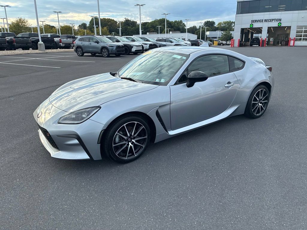 Used 2024 Toyota GR86 RWD image 18
