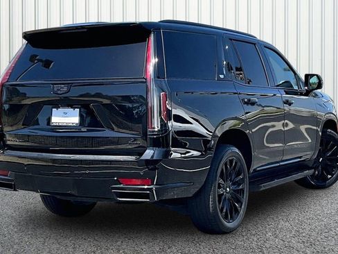 Used 2023 Cadillac Escalade Premium Luxury w/ Performance Package AWD/4WD image 25