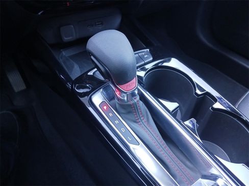 Used 2024 Chevrolet Trax RS w/ Sunroof Package image 34