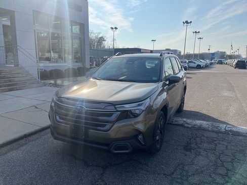 Certified 2025 Subaru Forester Limited image 7