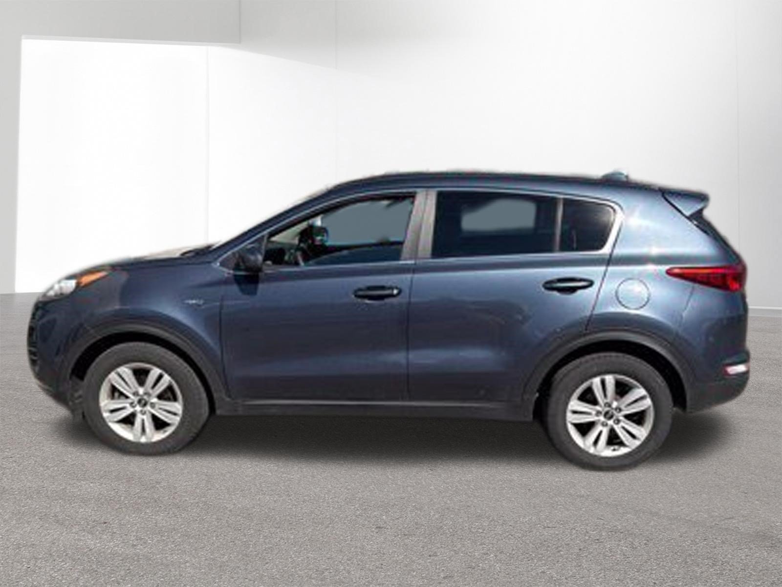 Used 2017 Kia Sportage LX AWD/4WD image 3