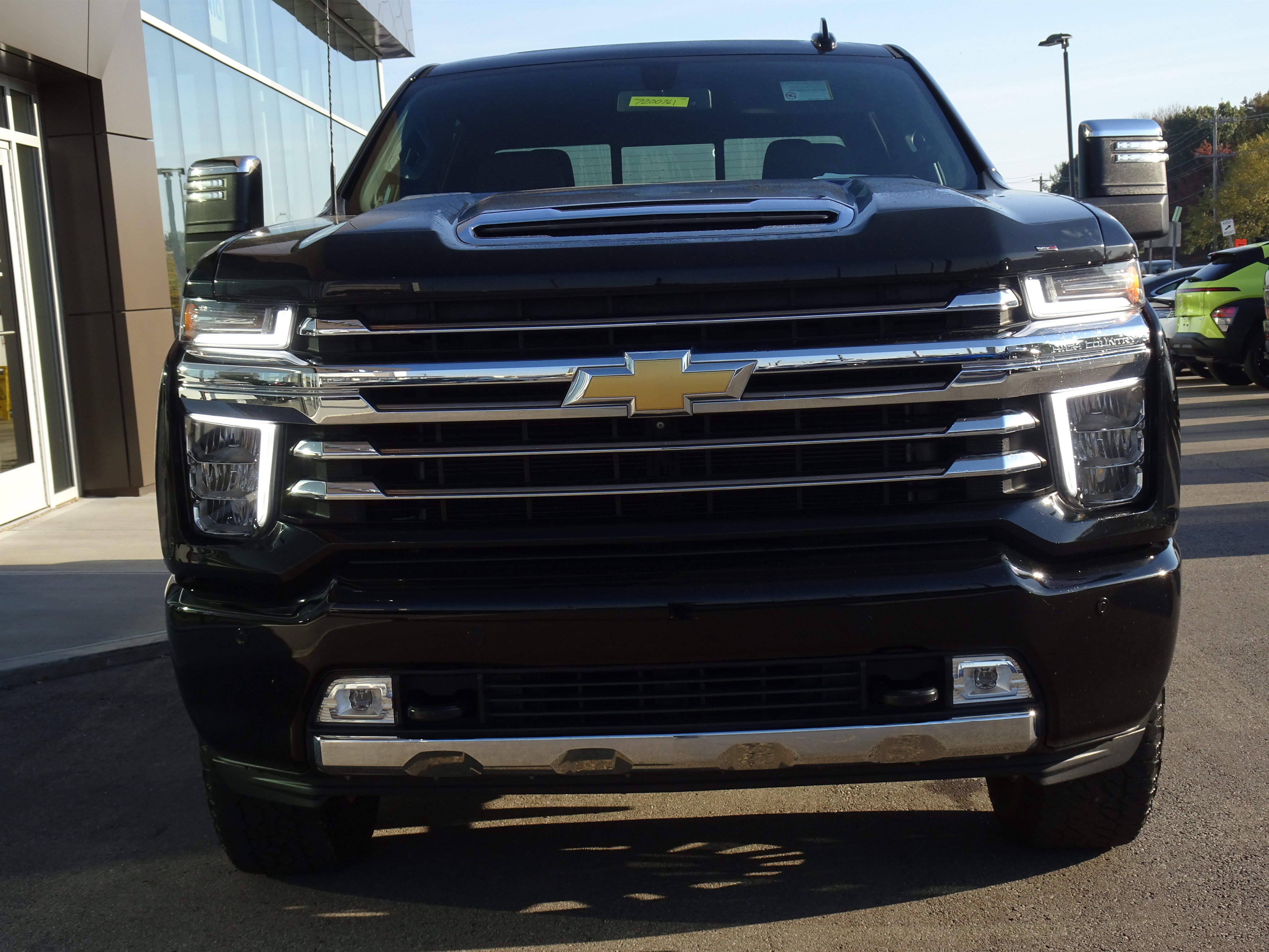 Used 2022 Chevrolet Silverado 2500 High Country w/ LPO, Dark Essentials Package AWD/4WD image 8