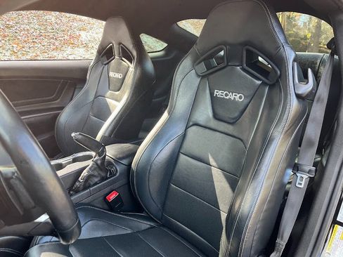 Used 2019 Ford Mustang GT Premium w/ Equipment Group 401A image 9