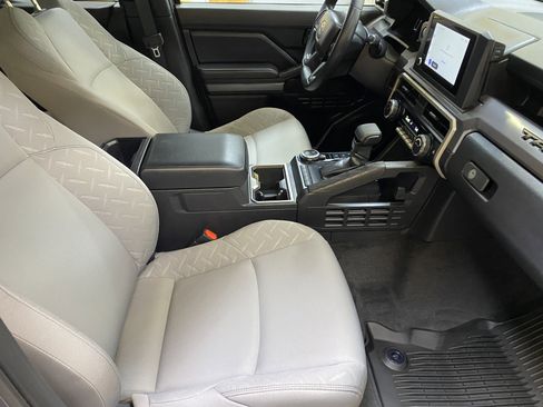 Used 2025 Toyota Tacoma SR5 image 27