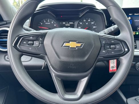 Used 2026 Chevrolet Trax LS FWD image 32